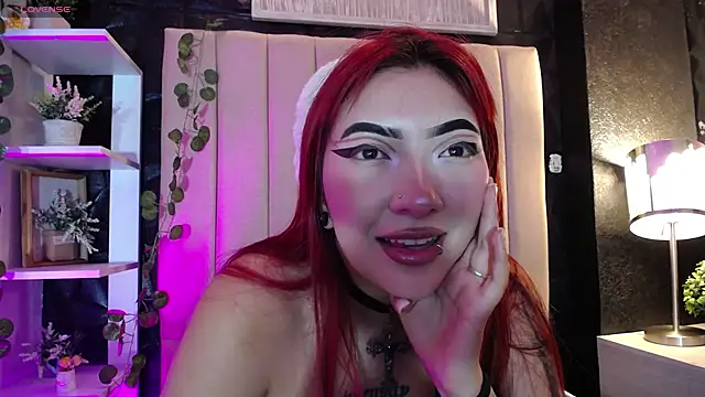 Snapshot of Mia_Rinn chatting on 18, 2, 2025 Mia Rinn online show from 18, 2, 2025