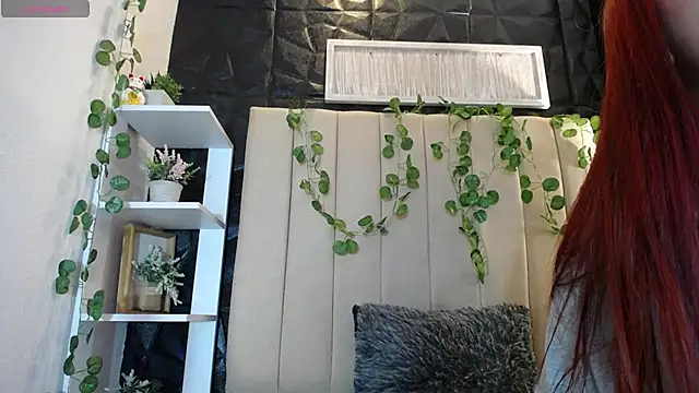 Snapshot of Mia_Rinn chatting on 19, 2, 2025 Mia Rinn online show from 19, 2, 2025