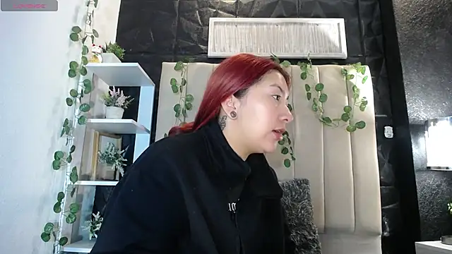 Snapshot of Mia_Rinn chatting on 20, 2, 2025 Mia Rinn online show from 20, 2, 2025