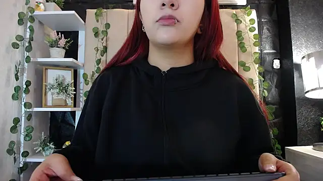 Snapshot of Mia_Rinn chatting on 28, 2, 2025 Mia Rinn online show from 28, 2, 2025