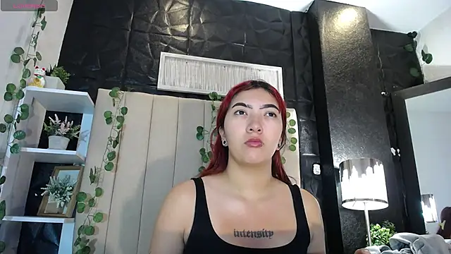 Snapshot of Mia_Rinn chatting on 7, 3, 2025 Mia Rinn online show from 7, 3, 2025