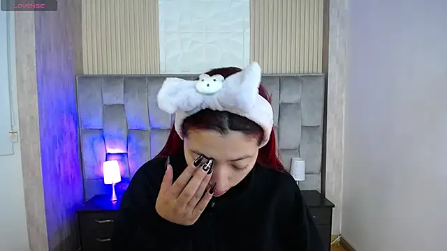 Snapshot of Mia_Rinn chatting on 10, 9, 2025 Mia Rinn online show from 10, 9, 2025