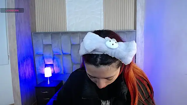 Snapshot of Mia_Rinn chatting on 15, 10, 2025 Mia Rinn online show from 15, 10, 2025