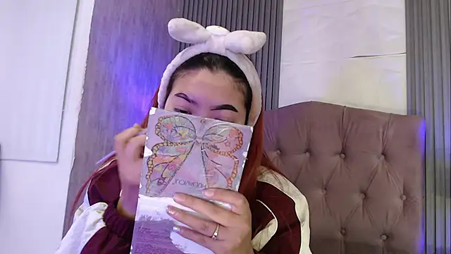 Snapshot of Mia_Rinn chatting on 7, 11, 2025 Mia Rinn online show from 7, 11, 2025