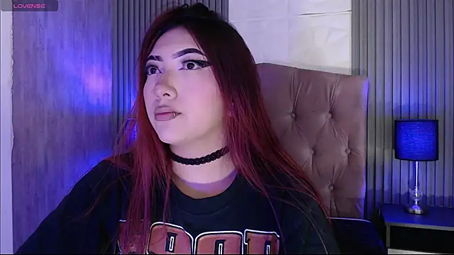 Snapshot of Mia_Rinn chatting on 12, 11, 2025 Mia Rinn online show from 12, 11, 2025