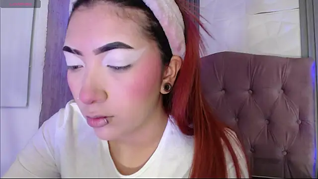 Snapshot of Mia_Rinn chatting on 18, 11, 2025 Mia Rinn online show from 18, 11, 2025