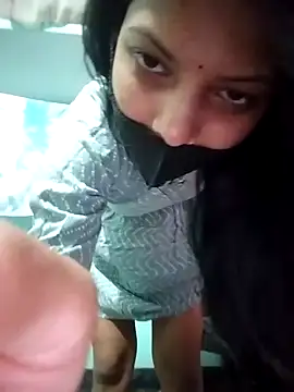 Hotty-Divya online show from 23, 4, 2026