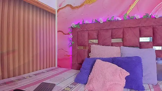 melody paris online show from 4, 11, 2025