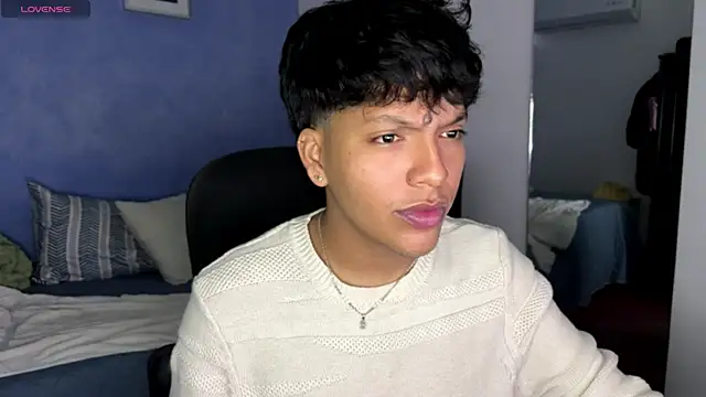 Snapshot of Xander_bonnet1 chatting on 15, 10, 2025 Xander bonnet1 online show from 15, 10, 2025