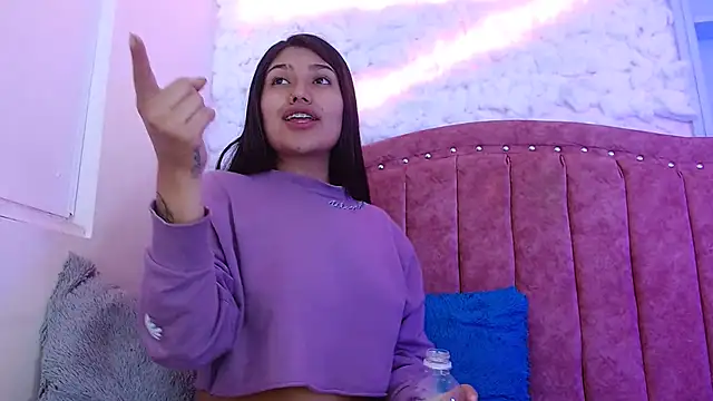 Snapshot of SarahStones chatting on 31, 1, 2025 SarahStones online show from 31, 1, 2025