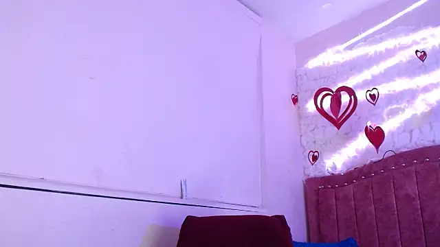 Snapshot of SarahStones chatting on 28, 2, 2025 SarahStones online show from 28, 2, 2025