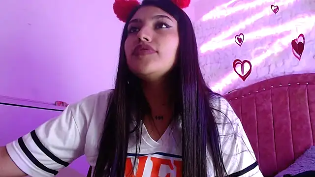 Snapshot of SarahStones chatting on 11, 3, 2025 SarahStones online show from 11, 3, 2025