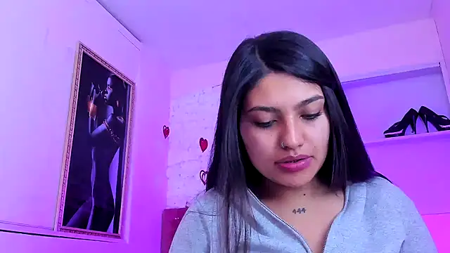 Snapshot of SarahStones chatting on 2, 10, 2025 SarahStones online show from 2, 10, 2025