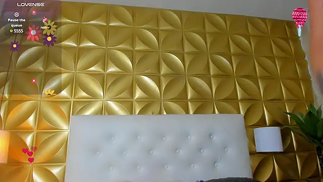 Sara-Smith- online show from 4, 2, 2025