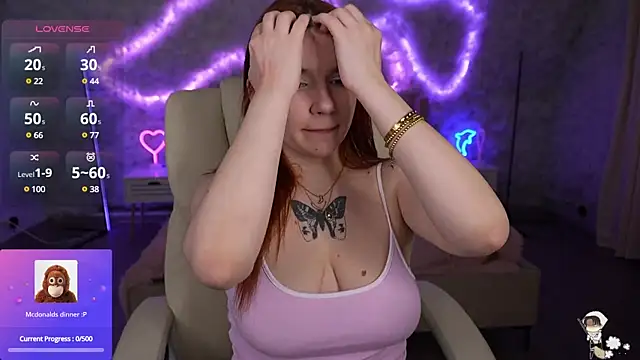 RedShinee online show from 4, 3, 2025