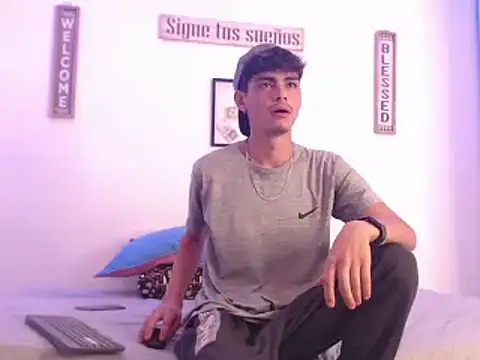 Snapshot of harrytomson_1 chatting on 28, 12, 2024 harrytomson 1 online show from 28, 12, 2024