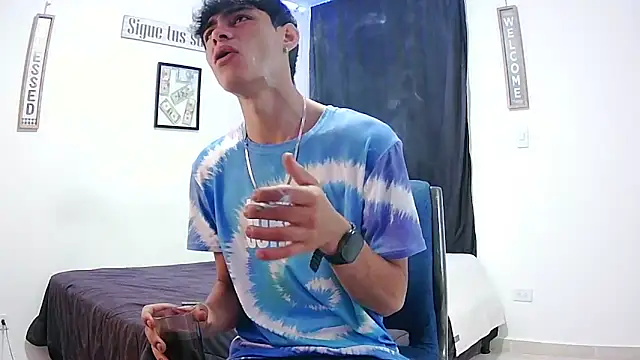 Snapshot of harrytomson_1 chatting on 6, 11, 2025 harrytomson 1 online show from 6, 11, 2025