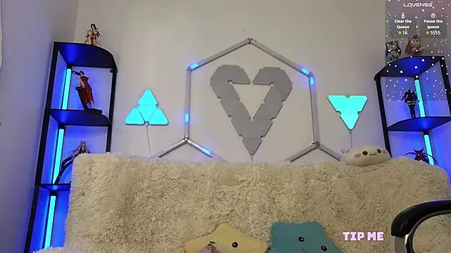 Snapshot of littlevixen18 chatting on 5, 11, 2025 littlevixen18 online show from 5, 11, 2025