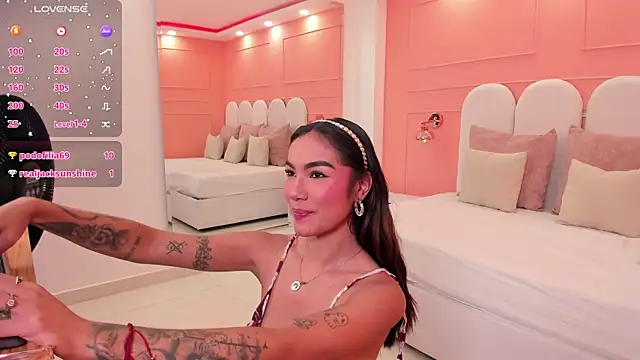 Snapshot of scarlet_castro chatting on 7, 12, 2024 scarlet castro online show from 7, 12, 2024