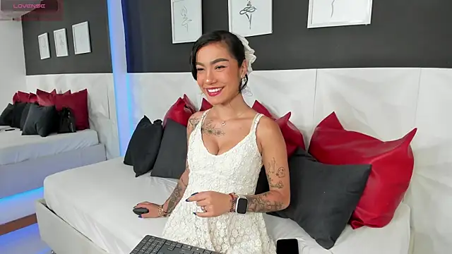 Snapshot of scarlet_castro chatting on 29, 9, 2025 scarlet castro online show from 29, 9, 2025