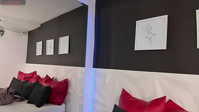 Snapshot of scarlet_castro chatting on 3, 10, 2025 scarlet castro online show from 3, 10, 2025