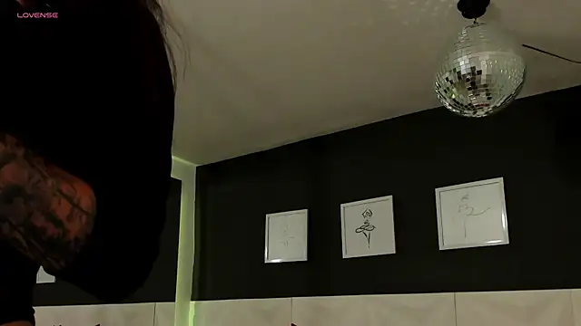 Snapshot of scarlet_castro chatting on 6, 11, 2025 scarlet castro online show from 6, 11, 2025