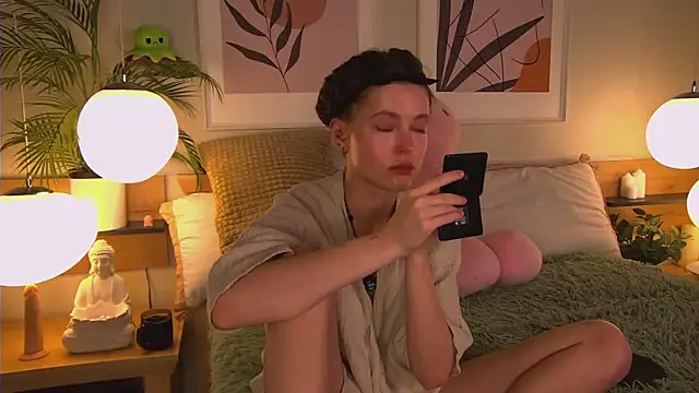 AshleyDouglas online show from 2, 3, 2025