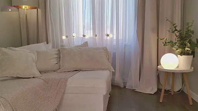 Snapshot of SunnyRisha chatting on 2, 6, 2026 SunnyRisha online show from 2, 6, 2026