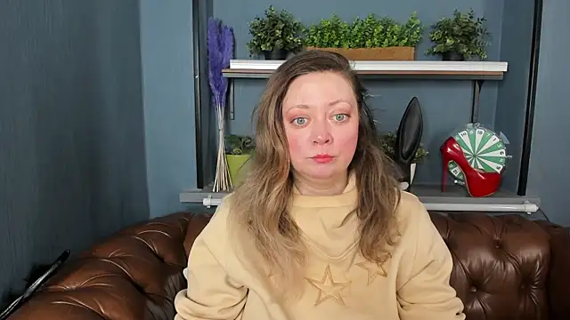 JesiaFoxi online show from 4, 2, 2025