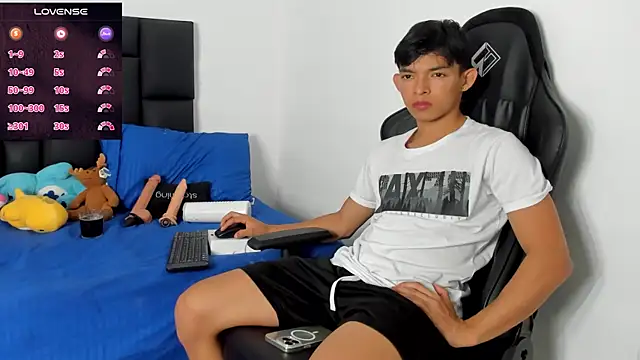 Tonny twink  online show from 21, 2, 2026