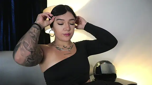 ashleyvalirya online show from 23, 4, 2026