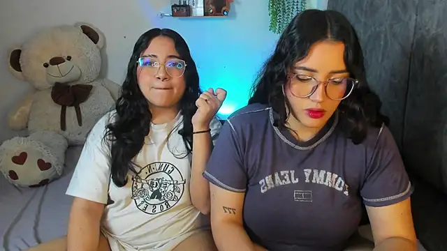 maddie-and-chelsea- online show from 28, 11, 2025