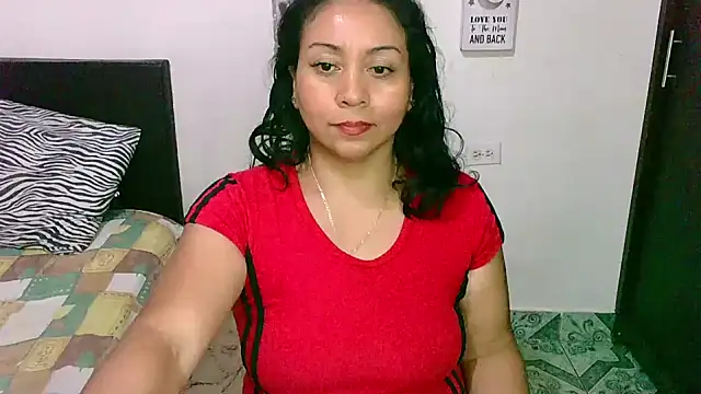 Snapshot of zaray_bella chatting on 14, 2, 2025 zaray bella online show from 14, 2, 2025