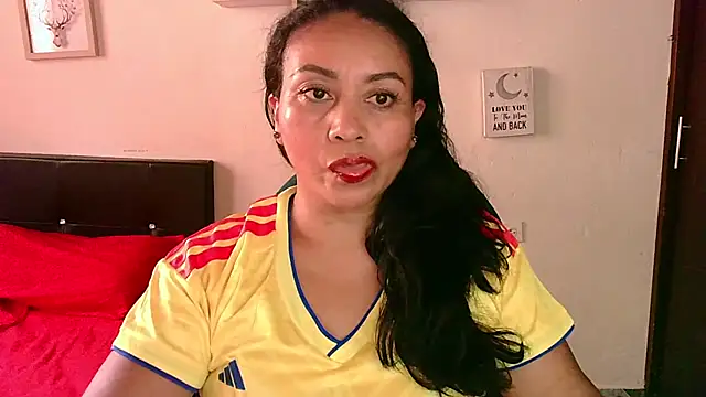 Snapshot of zaray_bella chatting on 23, 6, 2026 zaray bella online show from 23, 6, 2026