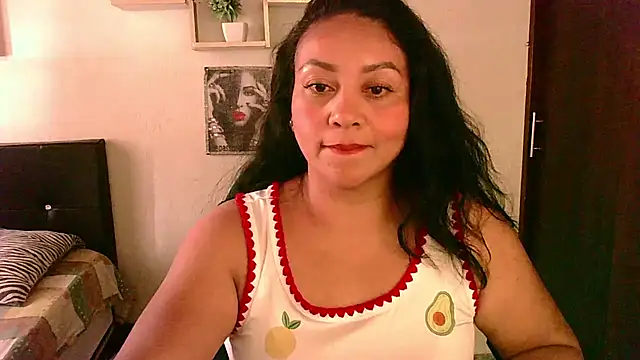 Snapshot of zaray_bella chatting on 27, 7, 2026 zaray bella online show from 27, 7, 2026