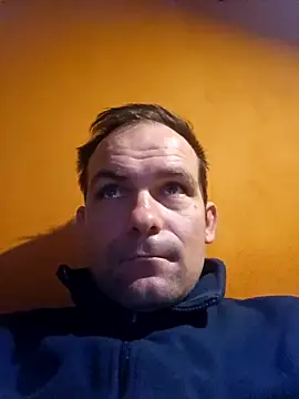 Snapshot of Tonojenej chatting on 8, 2, 2025 Tonojenej online show from 8, 2, 2025