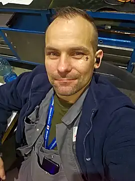 Snapshot of Tonojenej chatting on 15, 2, 2025 Tonojenej online show from 15, 2, 2025