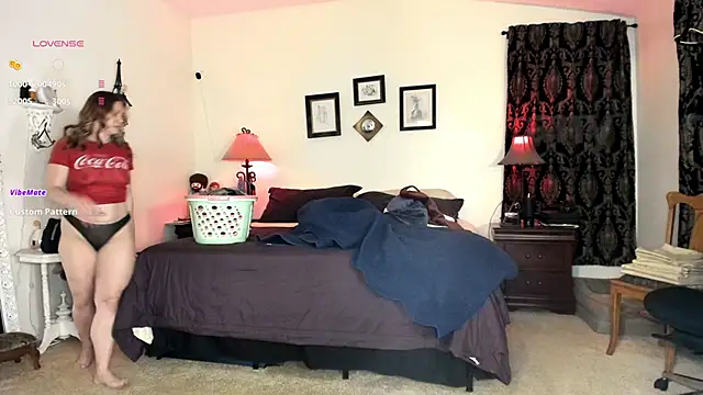 Peaches N Kreme online show from 17, 2, 2025