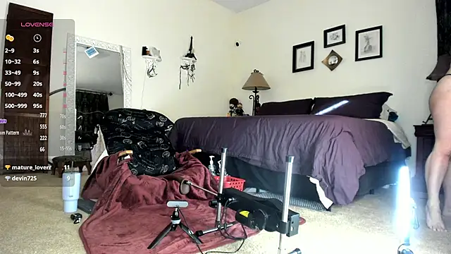 Peaches N Kreme online show from 27, 2, 2025