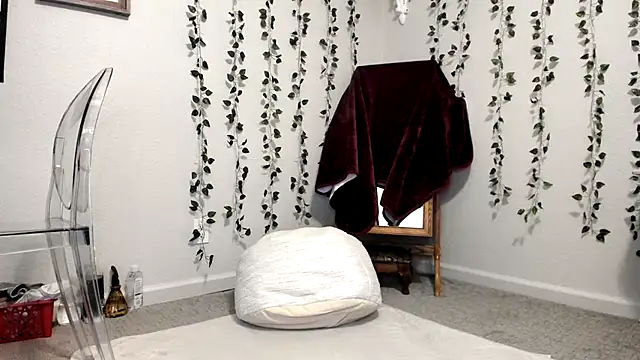 Peaches N Kreme online show from 27, 4, 2026