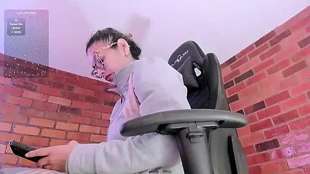 paulinabarnett- online show from 19, 12, 2024