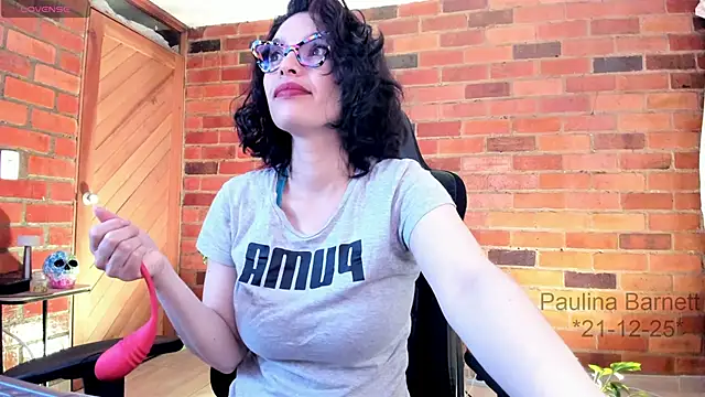 paulinabarnett- online show from 22, 12, 2025