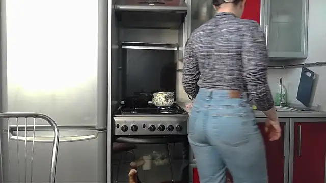 Kashtanka  online show from 13, 2, 2025