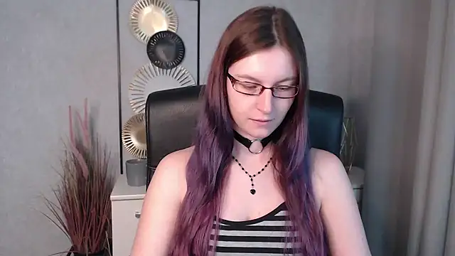 emmaxDelight online show from 6, 12, 2024