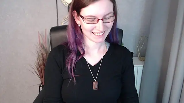 emmaxDelight online show from 7, 1, 2025