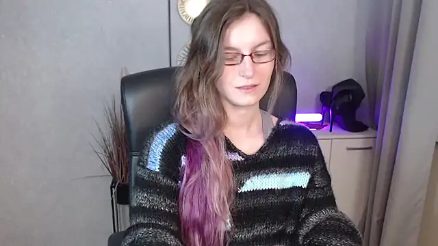 emmaxDelight online show from 22, 9, 2025