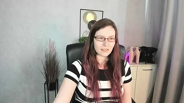 Snapshot of emmaxDelight chatting on 11, 5, 2026 emmaxDelight online show from 11, 5, 2026