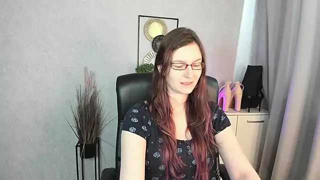Snapshot of emmaxDelight chatting on 13, 5, 2026 emmaxDelight online show from 13, 5, 2026
