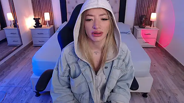 zoe jones13 online show from 11, 9, 2025