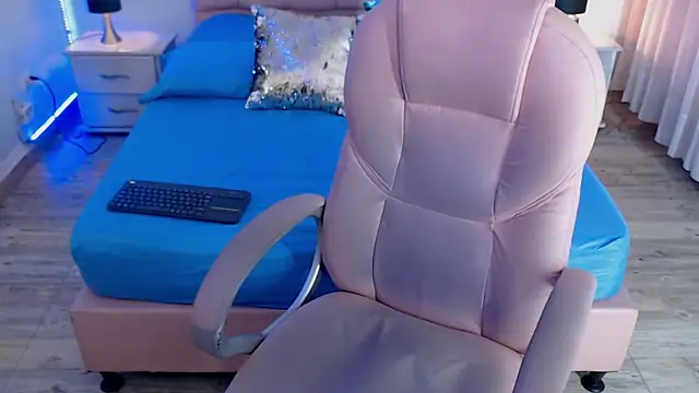 zoe jones13 online show from 15, 11, 2025